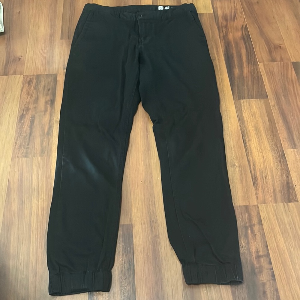 Empyre Joggers. Men’s size 32. Black. Great condition. No tears or stains.